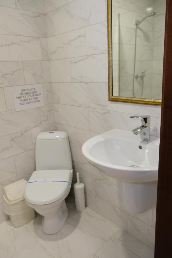 Лісовий Готель Гайки Jytomyr Extérieur photo