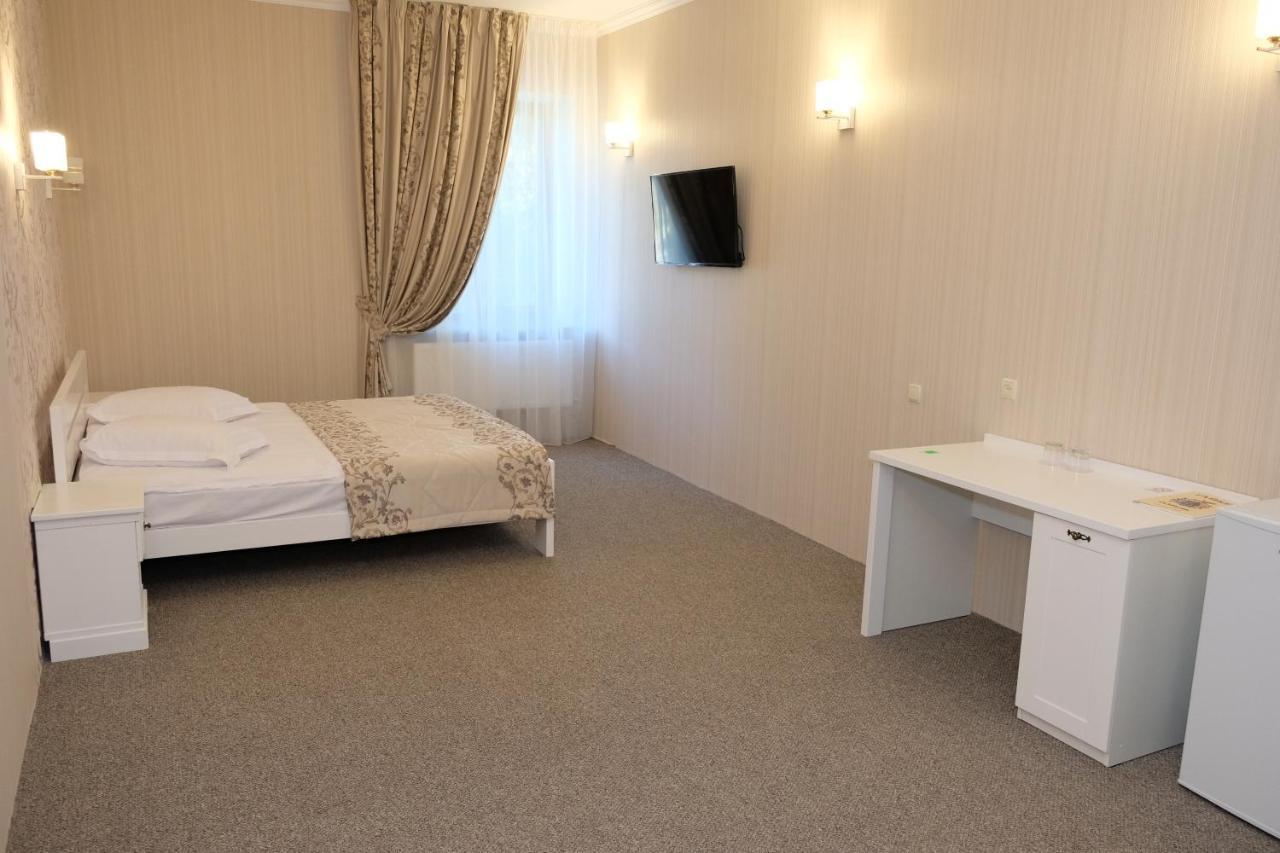 Лісовий Готель Гайки Jytomyr Extérieur photo