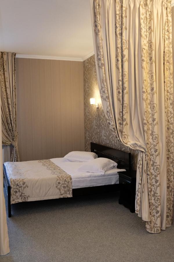 Лісовий Готель Гайки Jytomyr Extérieur photo